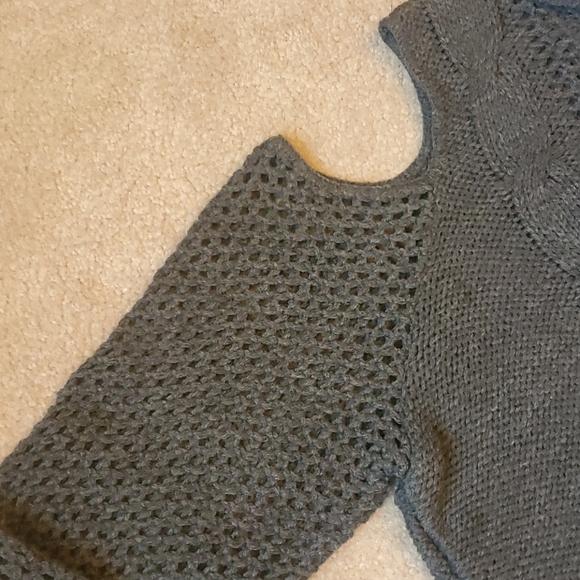 American Eagle Outfitters cold shoulder sweater - Picture 16 of 16